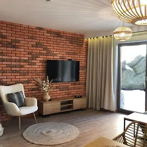 https://apartament-silence-stone-hill-przy-skale.szklarskaporebahotels.net